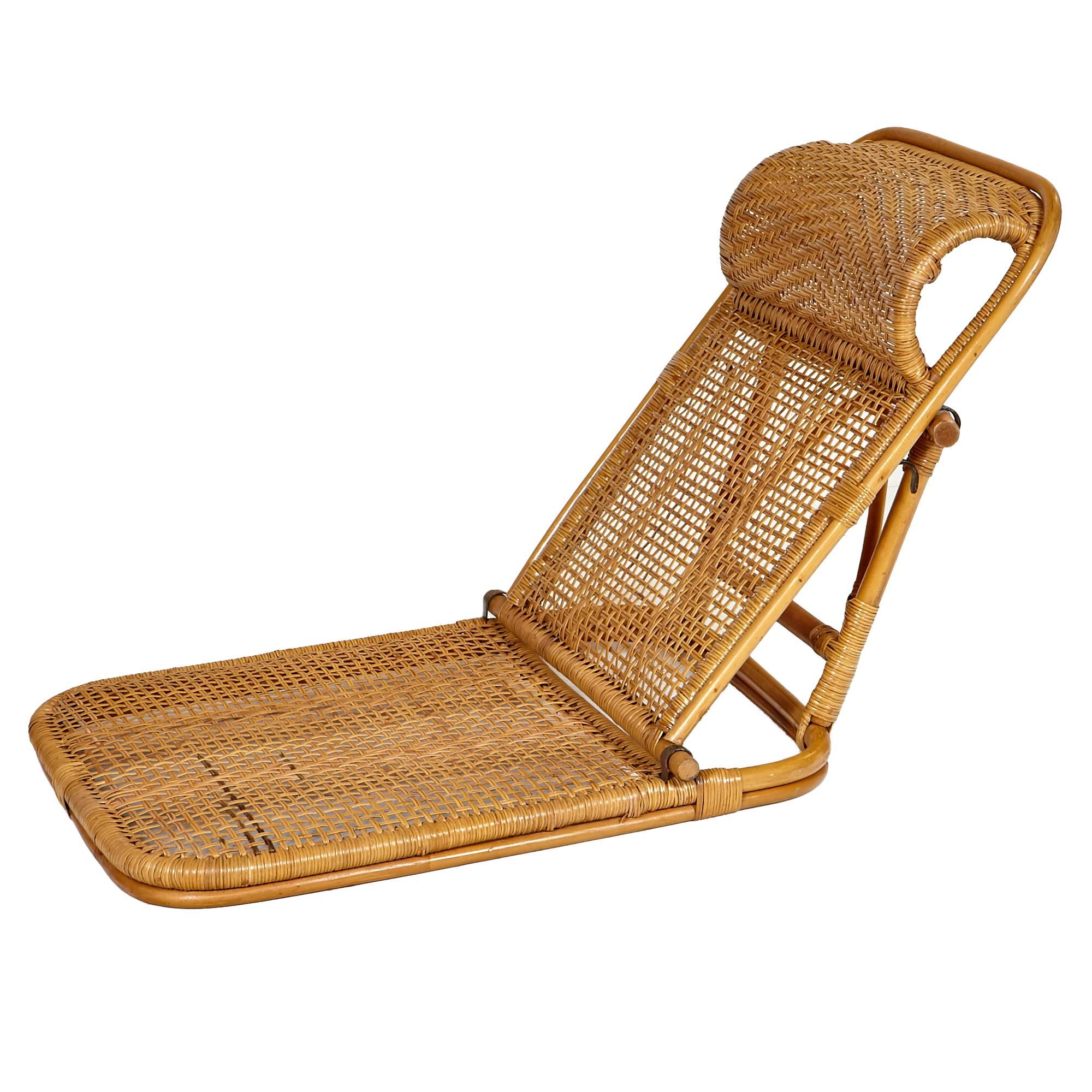 Mid-Century Modern Rattan and Wicker Folding Beach Chairs, Pair