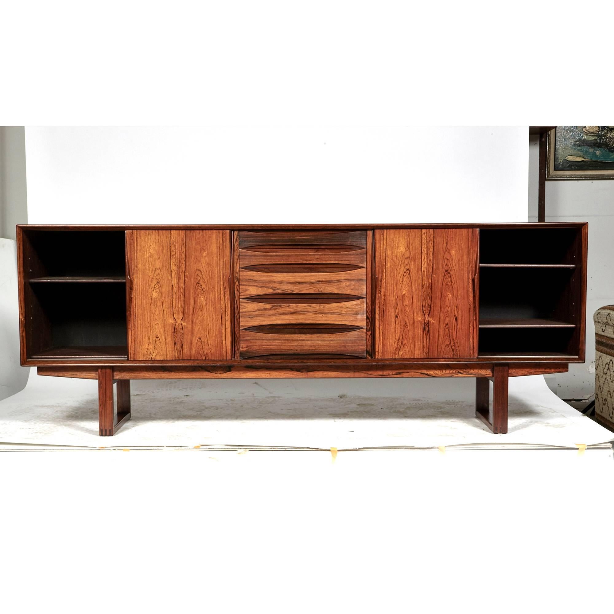 20th Century Danish Rosewood Credenza with Sled Legs by Arne Vodder, 1960s For Sale