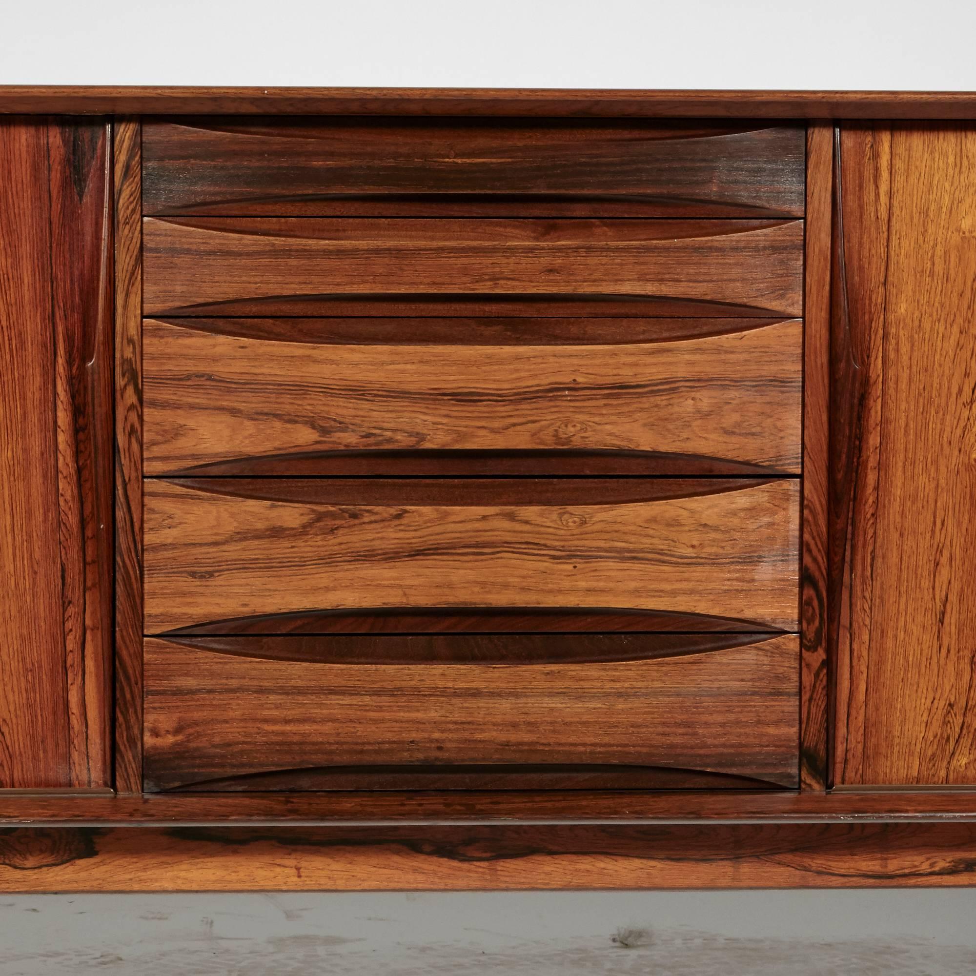 Danish Rosewood Credenza with Sled Legs by Arne Vodder, 1960s For Sale 4