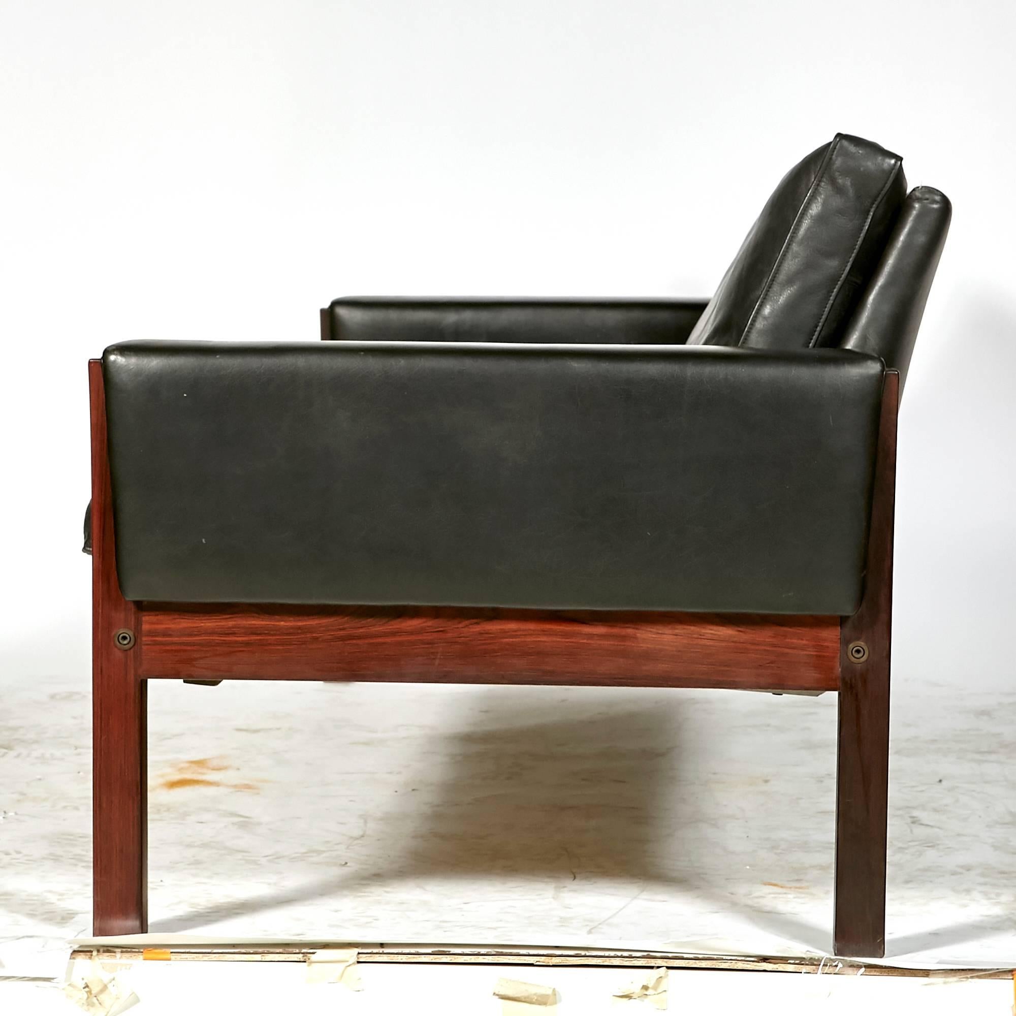 Hans J. Wegner Rosewood and Black Leather Sofa, Denmark 1
