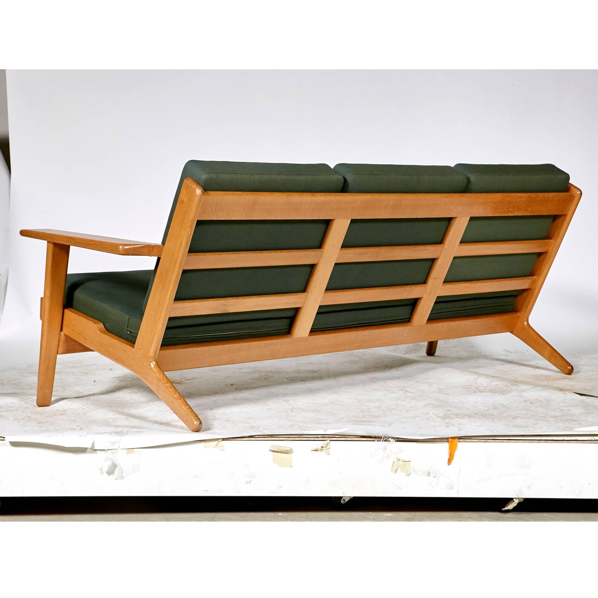 Scandinavian Modern Hans J. Wegner Three-Seat Sofa in Oak for GETAMA, Denmark, GE-290 For Sale