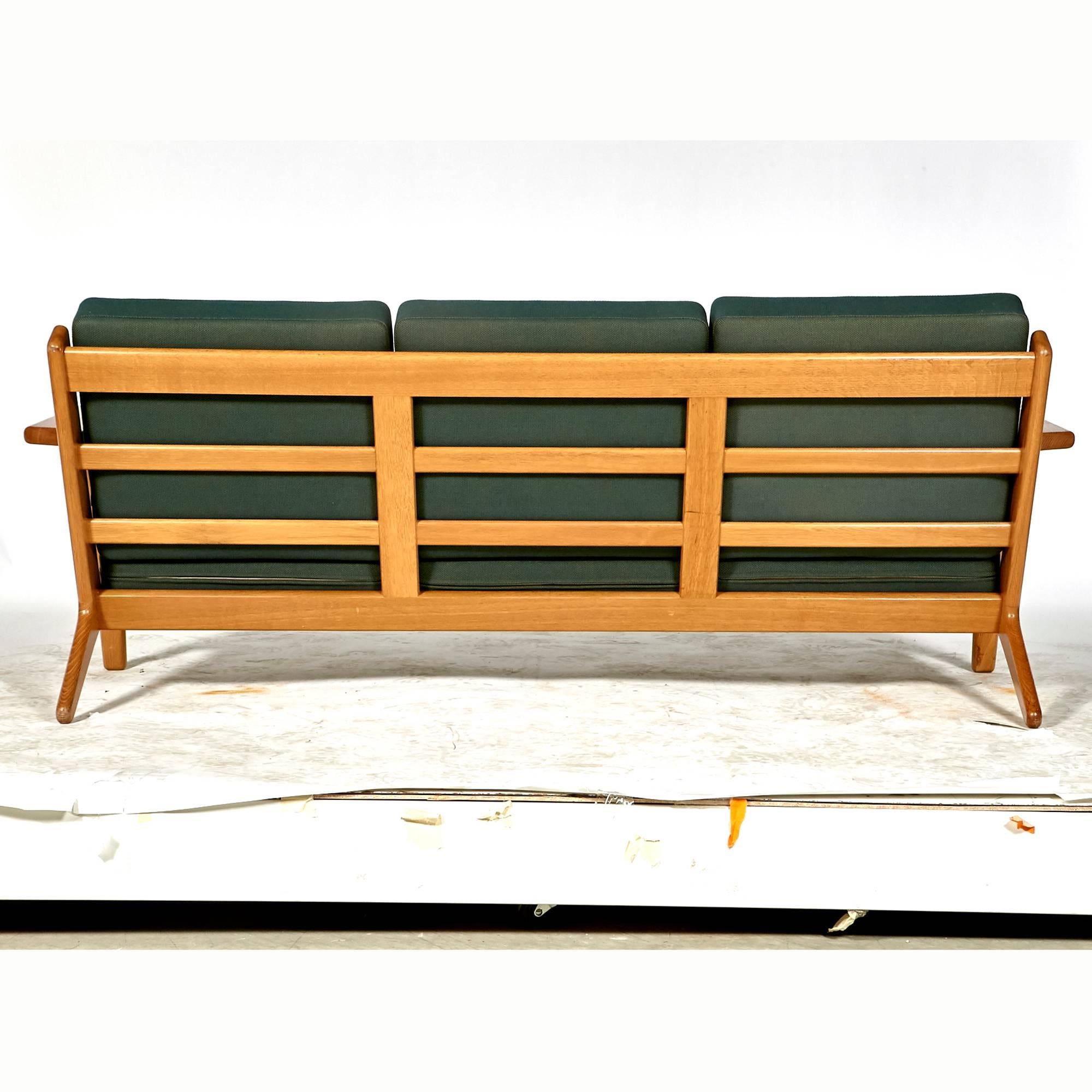 Hans J. Wegner Three-Seat Sofa in Oak for GETAMA, Denmark, GE-290 In Excellent Condition For Sale In Amherst, NH