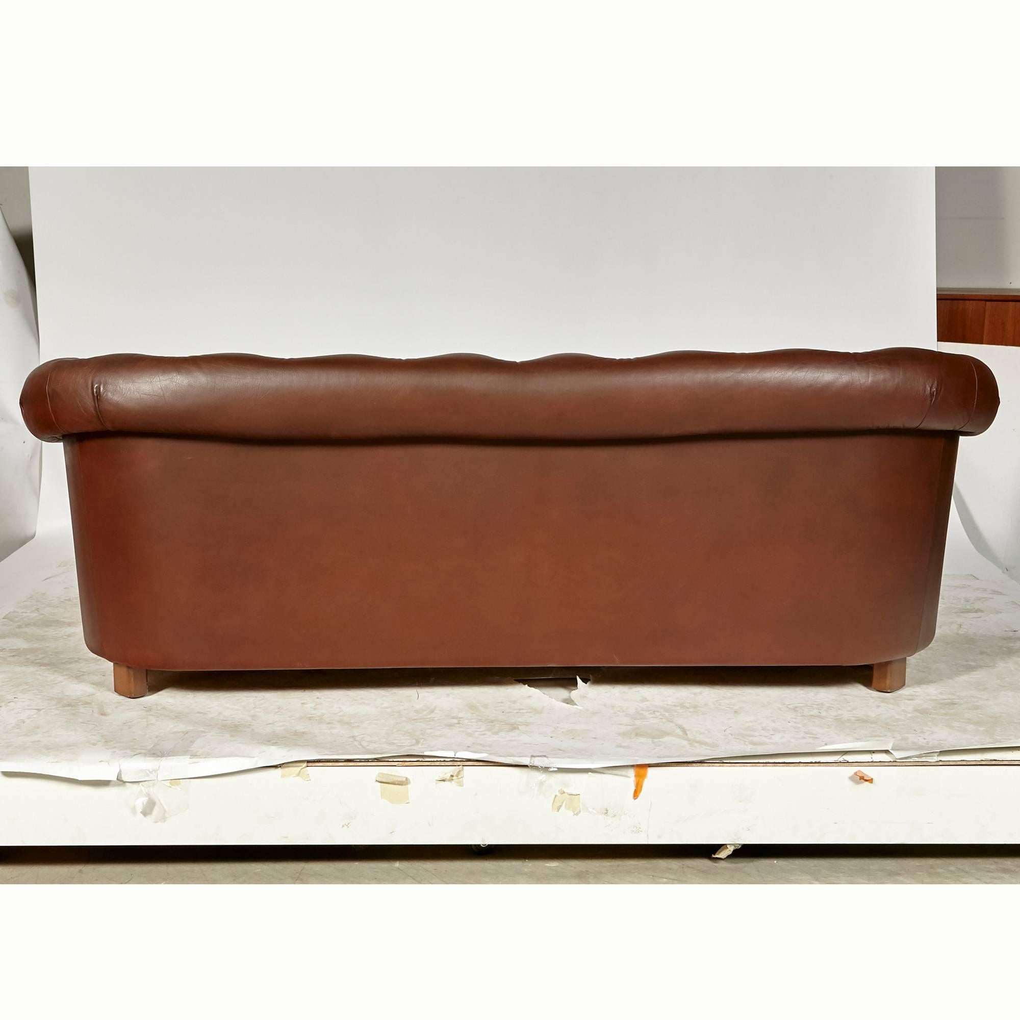 Late 20th Century Brown Leather Chesterfield Sofa For Sale