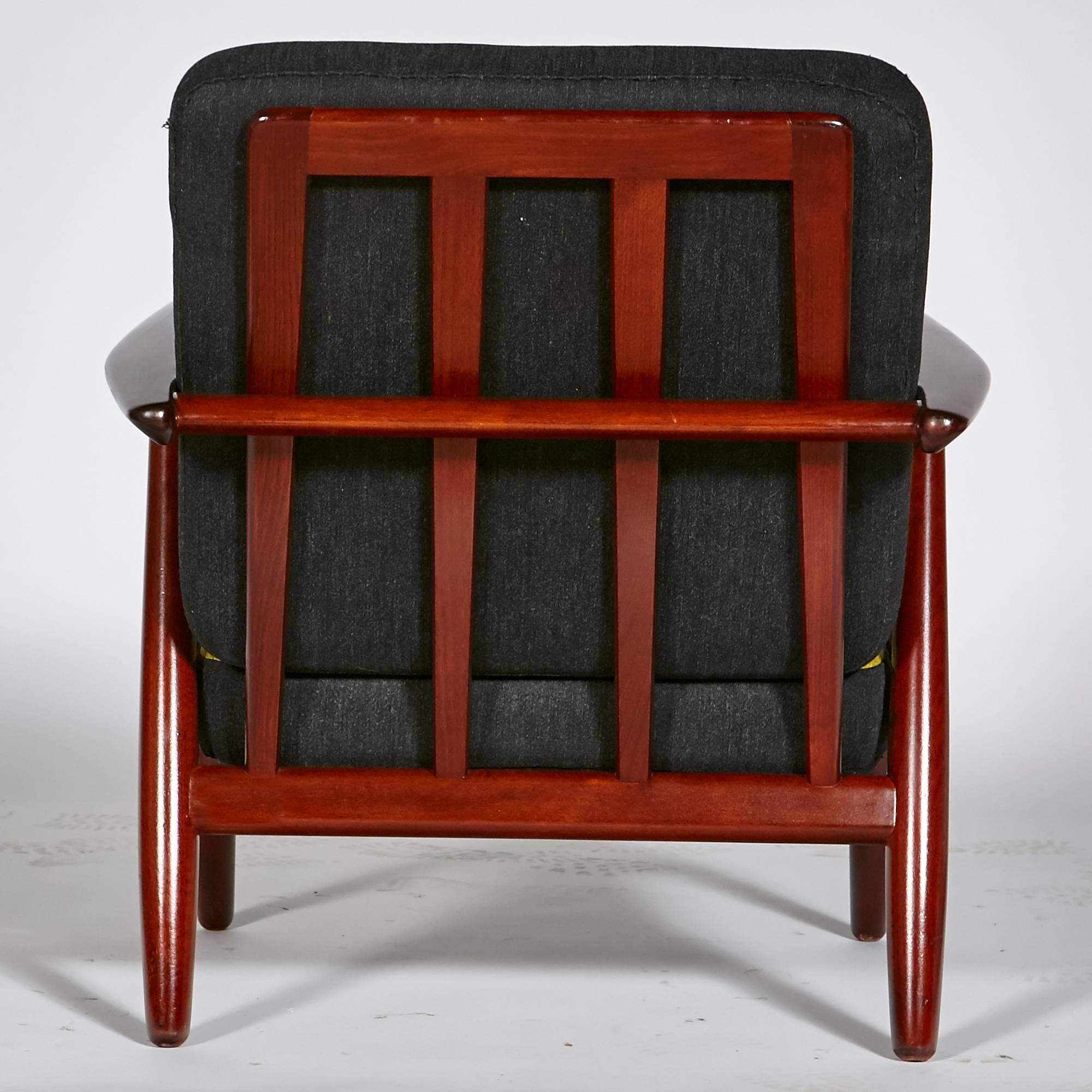 20th Century Hans J. Wegner for GETAMA Cigar Chair with Reversible Cushions For Sale
