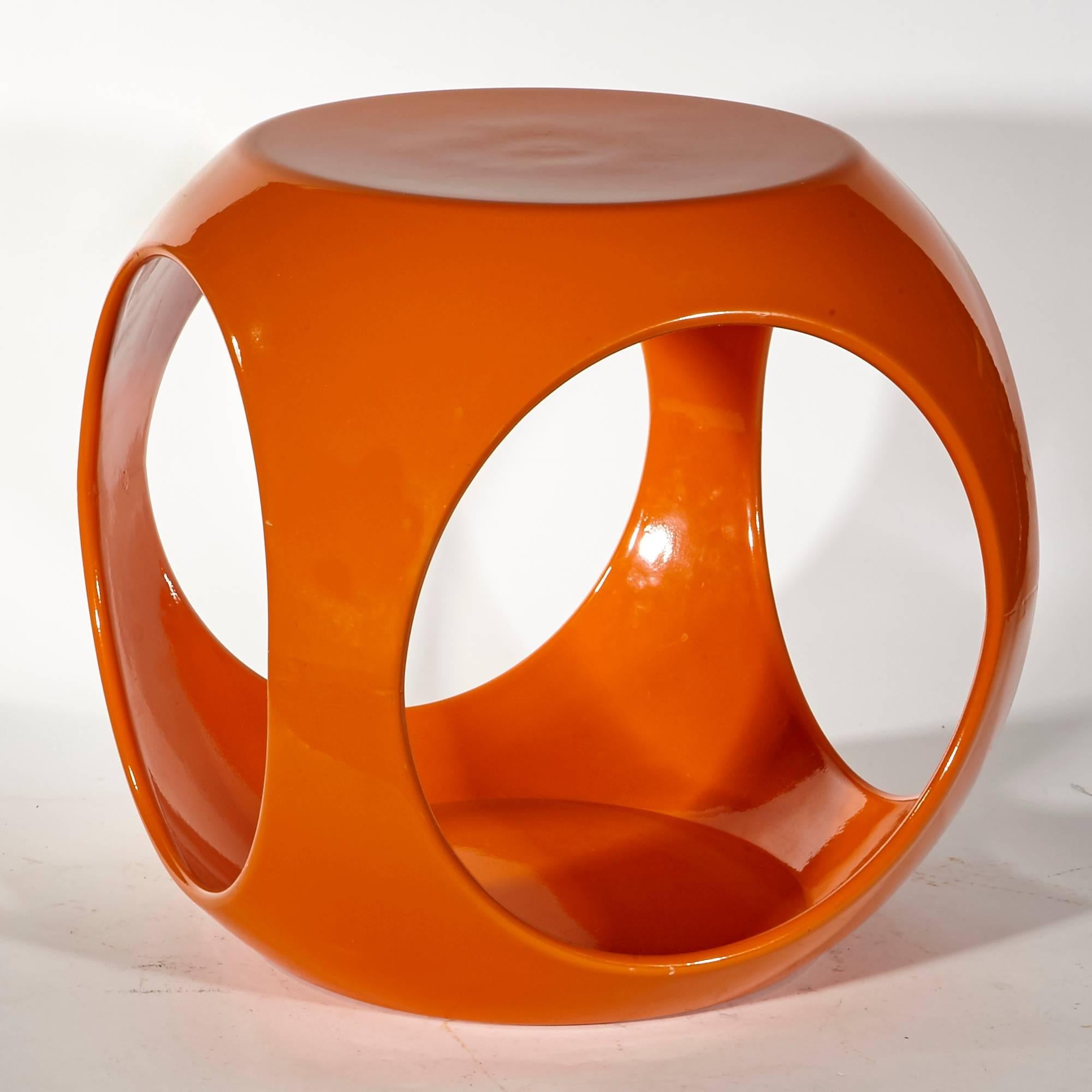 Vintage 1970s orange fiberglass side table in the style of Luigi Colani designs. Unmarked.