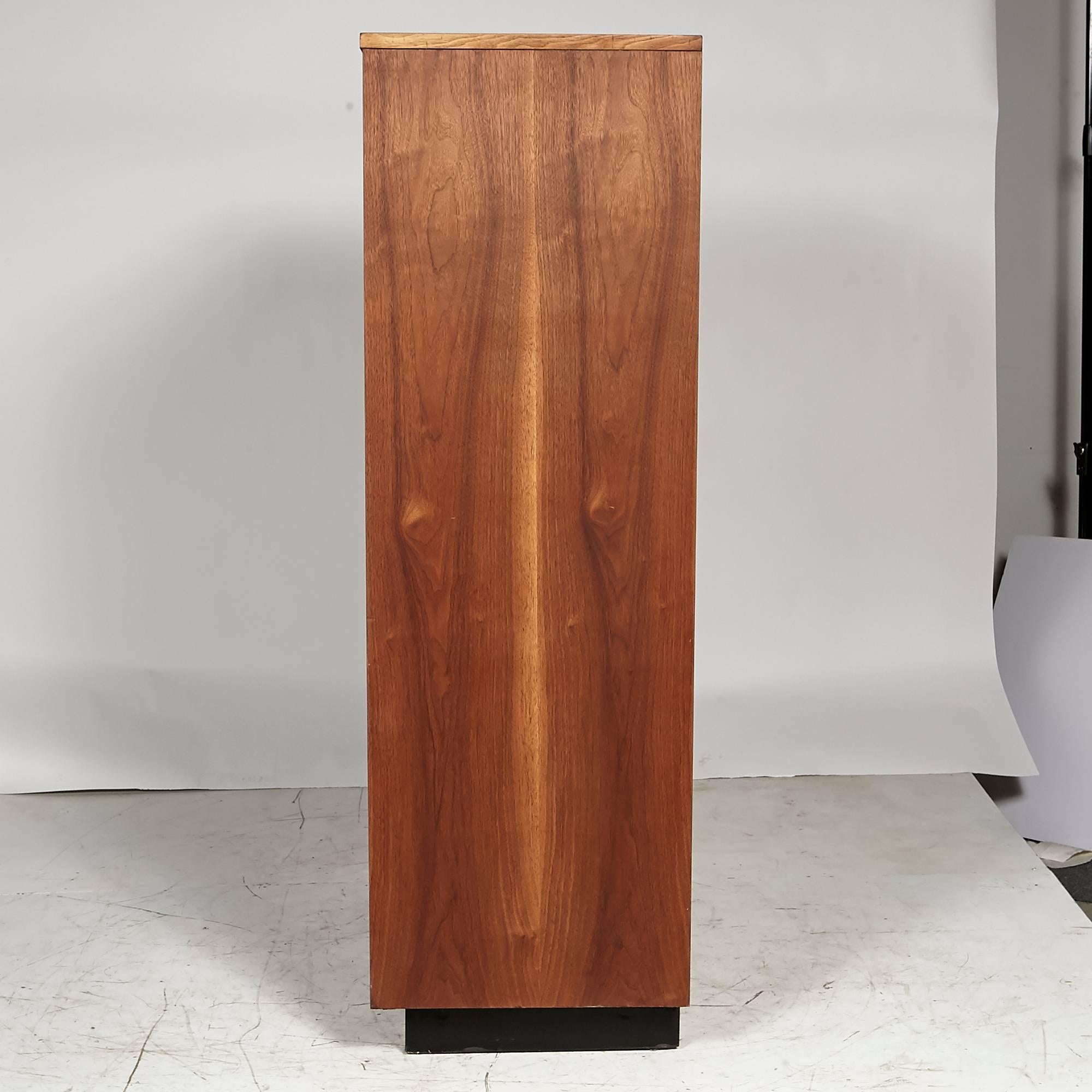 1960s Bassett Furniture Walnut Tall Dresser In Excellent Condition In Amherst, NH