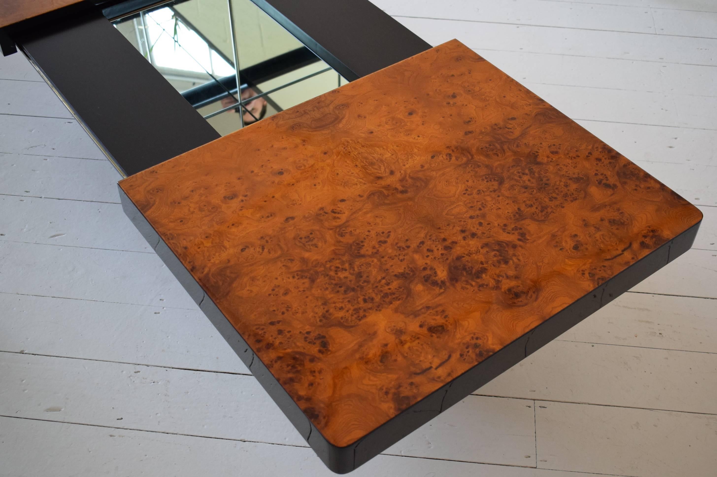 Italian Burl Walnut Coffee Cocktail Table with Mirrored Dry, Bar Mid Century In Excellent Condition In London, GB