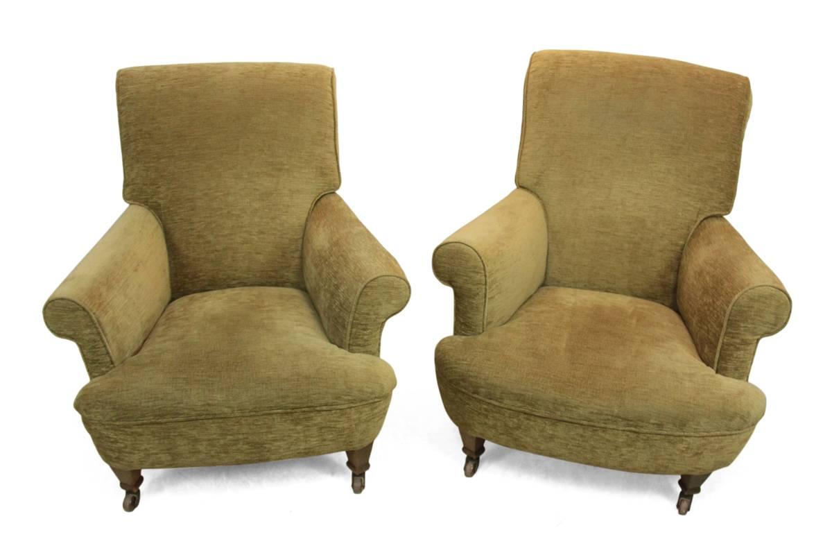 Pair of Victorian upholstered armchairs.
A pair of Victorian, upholstered, Howard style chairs. Upholstered around 2 years ago in gold heavy weight velour, with solid hardwood frame and oak feet with casters.
Age: 1890.
Style: Antique fireside