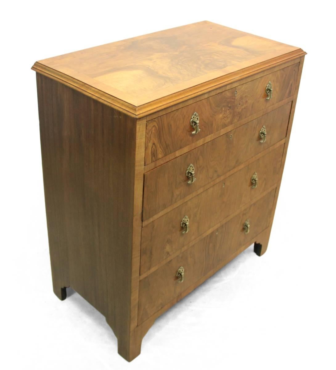 Art Deco Walnut Chest of Drawers, circa 1930 In Excellent Condition In Paddock Wood, Kent