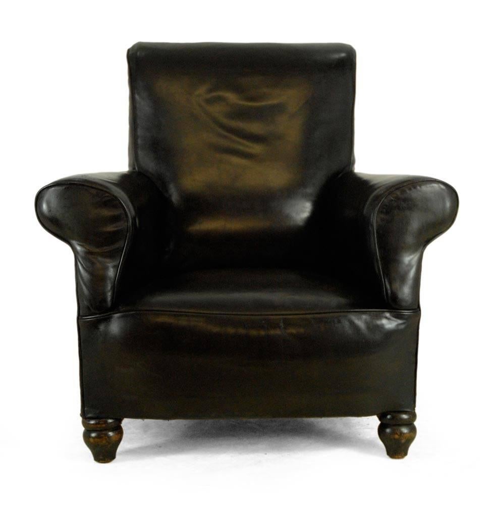 Victorian style leather armchair.
This dark leather armchair has been produced in the 1940s in Victorian style. This has good thick hide leather with no damage.
Age: 1940.
Style: Victorian.
Material: Leather.
Condition: Excellent.
Dimensions: