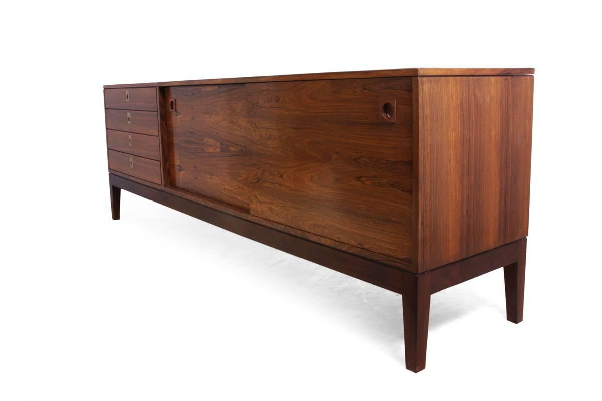 Mid-Century Sideboard by Robert Heritage in Rosewood In Excellent Condition In Paddock Wood, Kent