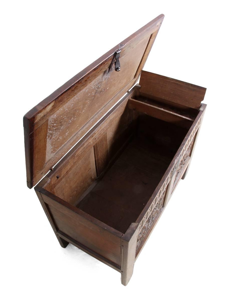Antique oak coffer or blanket box, circa 1680.
A good solid carved period oak coffer or blanket box carvings are original to production of the box with wire hinges and original lock.
Age: 1680.
Style: Period oak.
Material: Oak.
Condition: Very