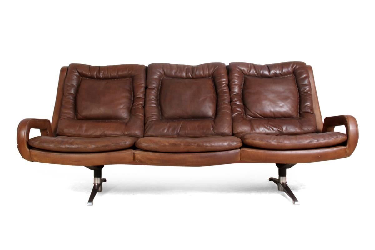 retro leather furniture