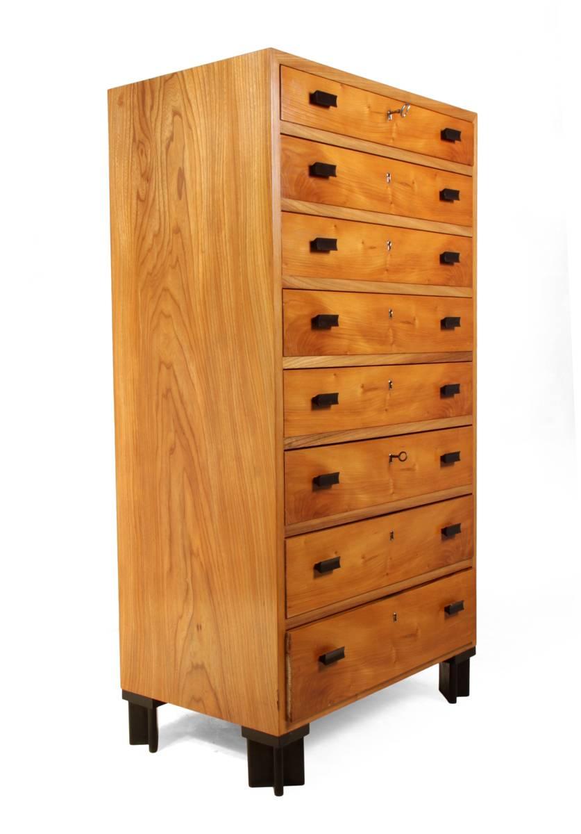 Tall Chest of Drawers in Elm Danish, circa 1940 In Excellent Condition In Paddock Wood, Kent