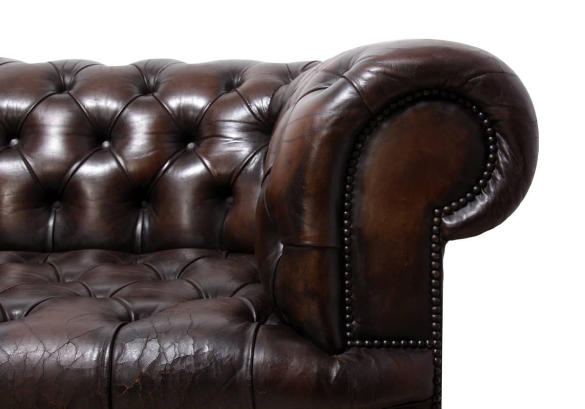 Mid-20th Century Vintage Brown Leather Chesterfield
