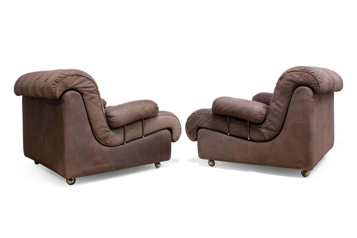 Mid-20th Century Pair of Mid-Century Leather Lounge Chairs