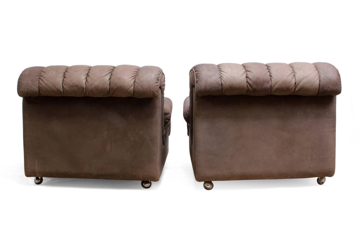 Pair of Mid-Century Leather Lounge Chairs 1