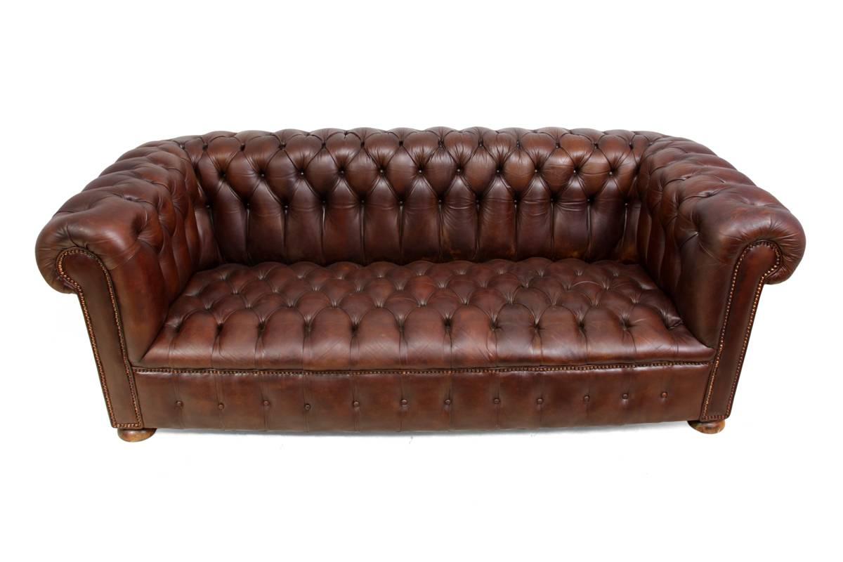 Brown leather vintage leather Chesterfield
This 1960s produced Leather Chesterfield has a solid hardwood frame, coil sprung full buttoned back arms and seat and in excellent condition.
Age: circa 1960
Style: Vintage leather