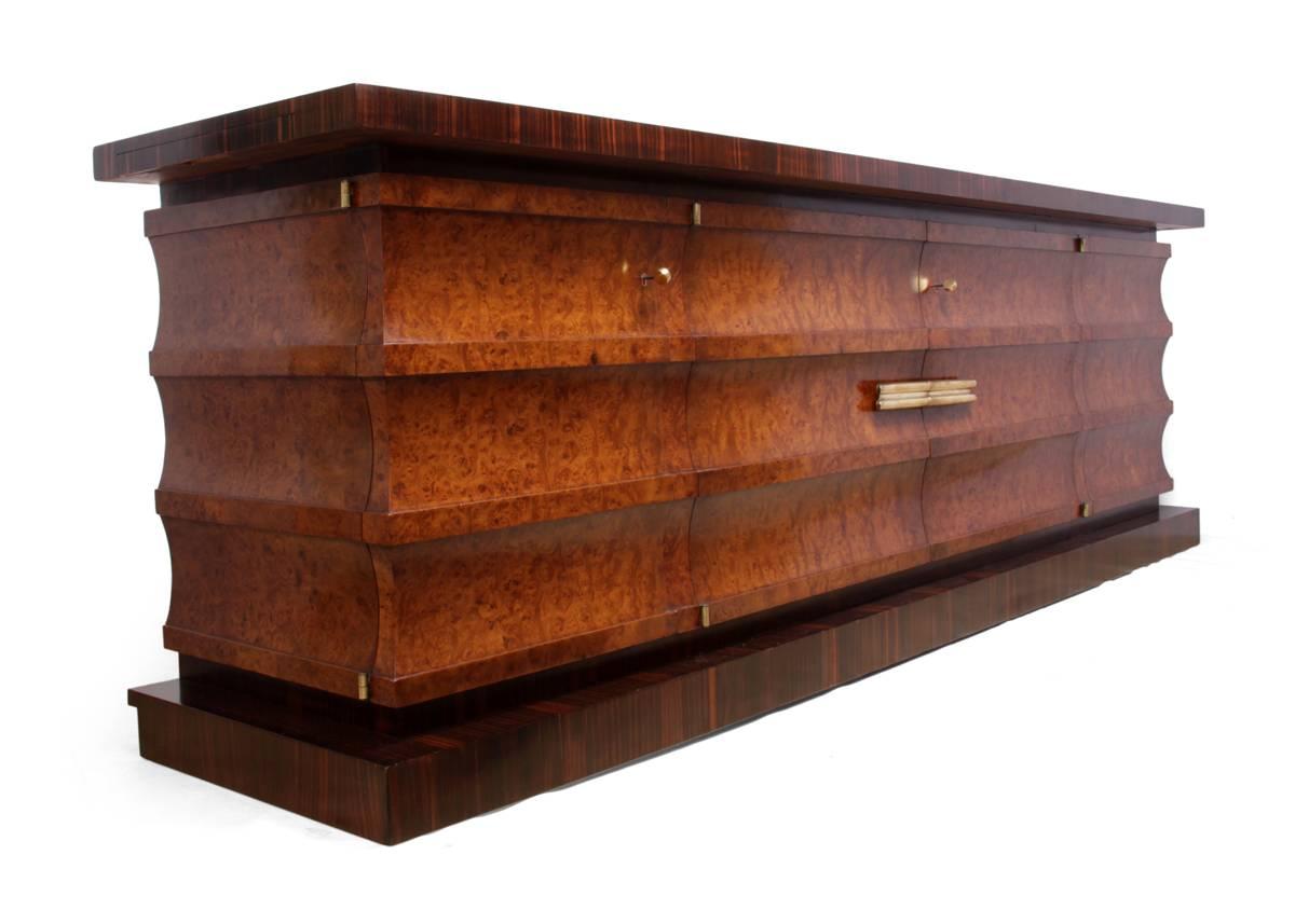 Art Deco Credenza in Macassar Ebony and Burr Walnut, circa 1925 In Excellent Condition In Paddock Wood, Kent