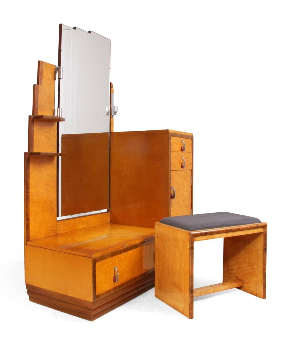 Art Deco Dressing Table and Stool in Karelian Birch, circa 1930 In Excellent Condition In Paddock Wood, Kent