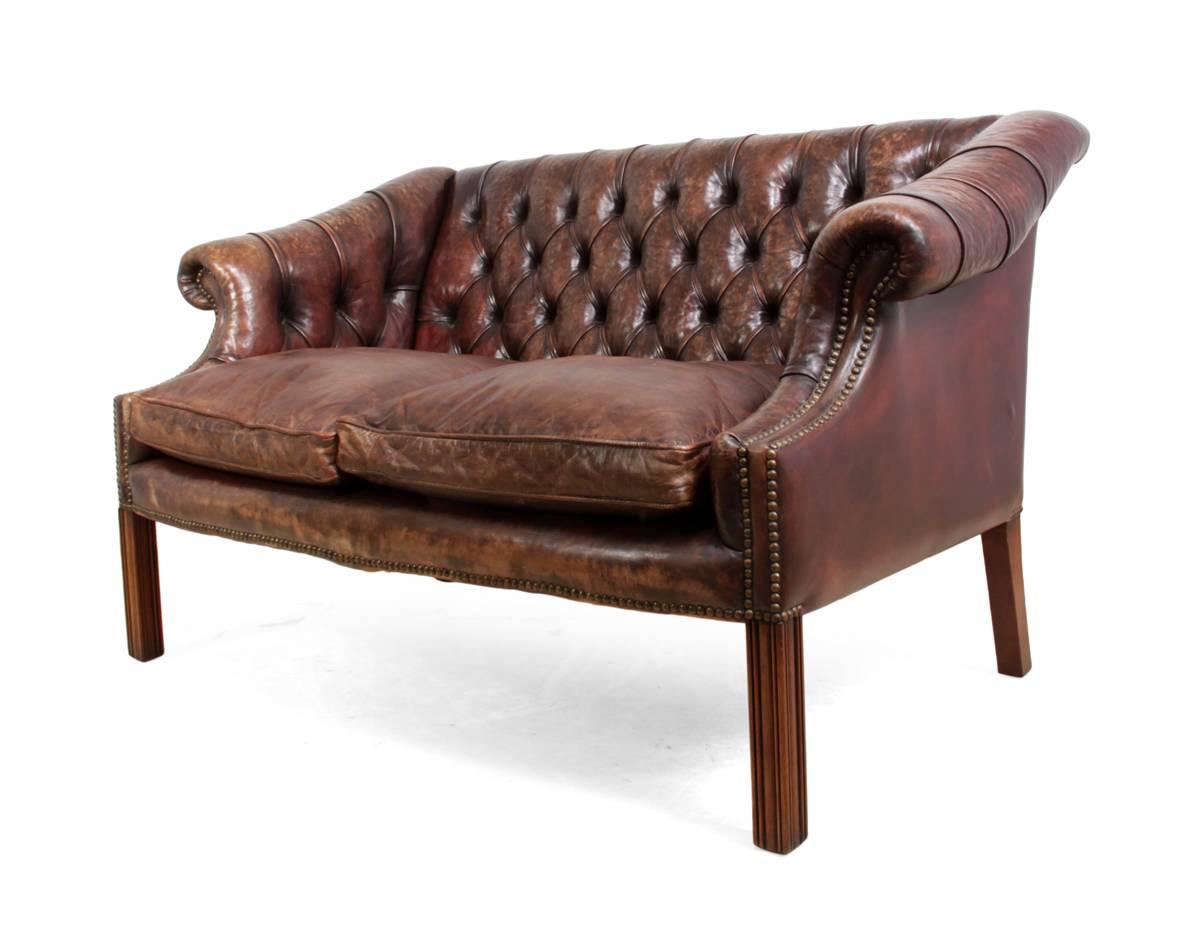 Two-Seat Leather Club Sofa 3