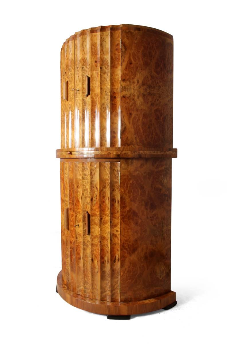 Mid-20th Century Art Deco Fluted Cocktail Cabinet in Burr Walnut by Epstein
