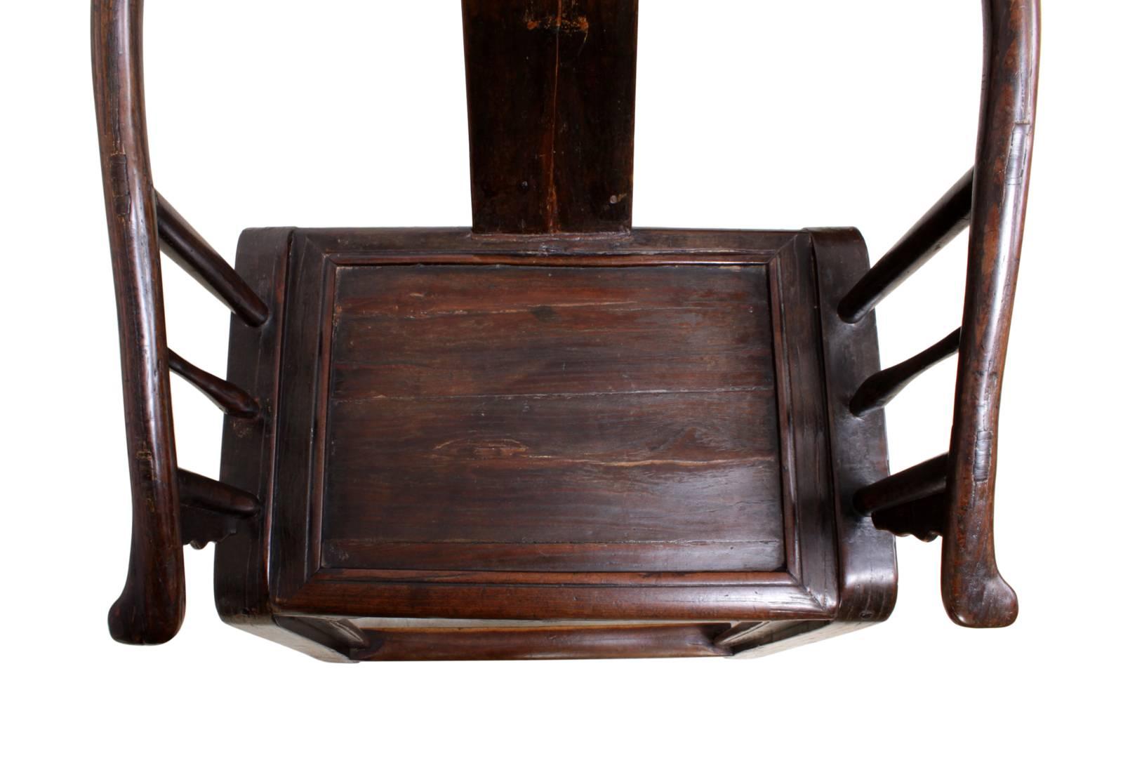Chinese Elm 19th Century Horseshoe Chair For Sale 4