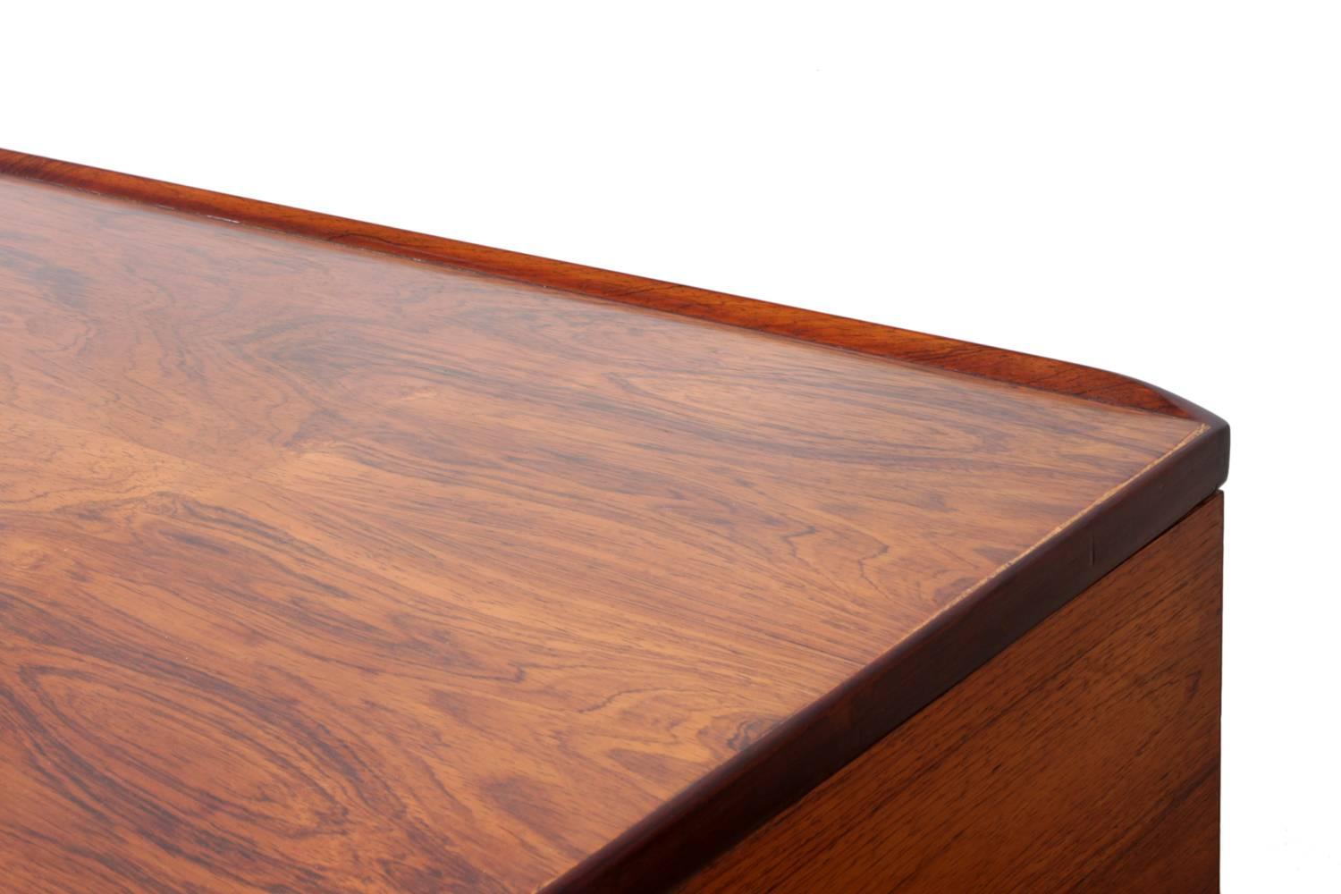 Midcentury Rosewood Desk by Henning Jensen In Excellent Condition In Paddock Wood, Kent