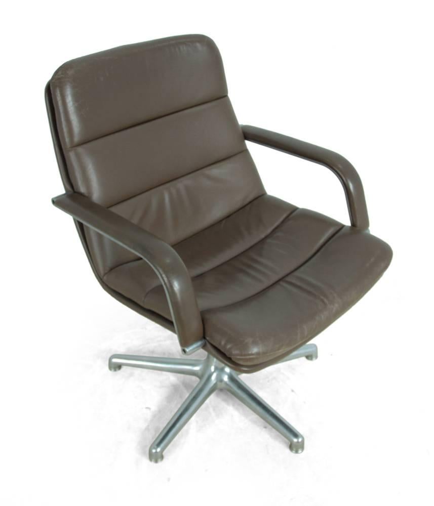 Artifort leather and cast aluminum desk chair.
A quality leather desk chair by Artifort, circa 1980 in very good untouched condition having age related wear to leather but no rips or tears, swivel mechanism runs very smooth.
Age: 1980.
Style: