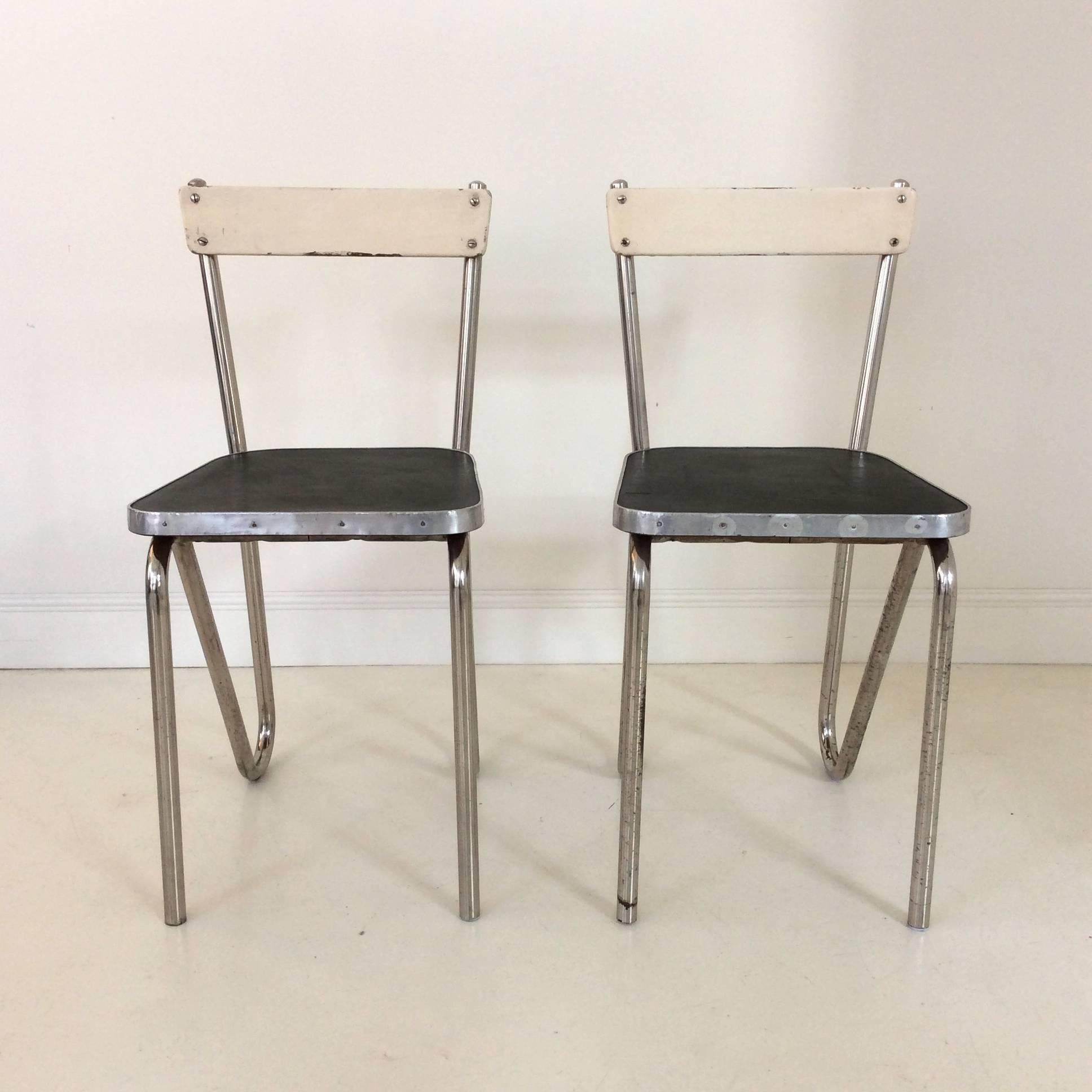 Metal Pair of Modernist Tubular Chairs, circa 1930, France