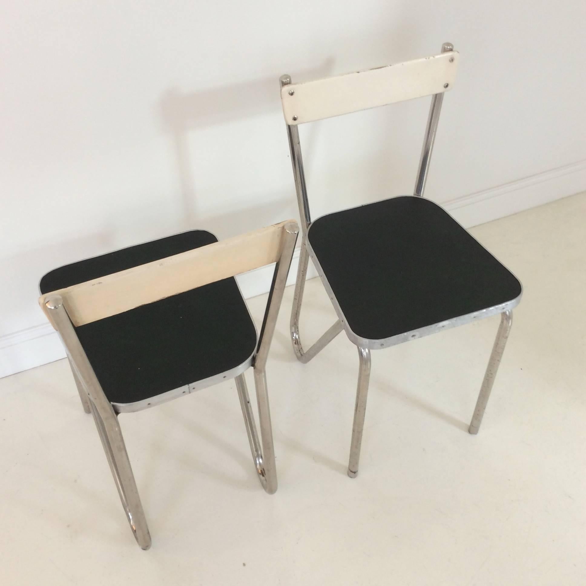 Mid-20th Century Pair of Modernist Tubular Chairs, circa 1930, France