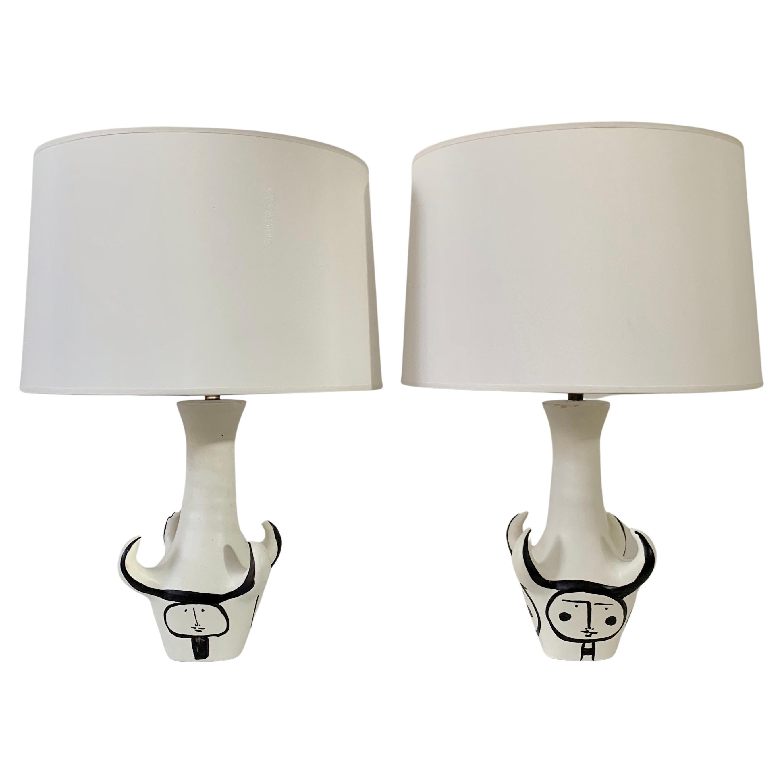 Roger Capron Rare Pair Of 4 Horns Signed Ceramic Table Lamps, c. 1955 Frankreich. (Moderne der Mitte des Jahrhunderts) im Angebot