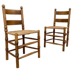 Paar dekorative Charles Dudouyt Style Wood Chairs, Frankreich.
