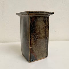 Vase en céramique « Pierre Culot Brown », vers 1990, Belgique.