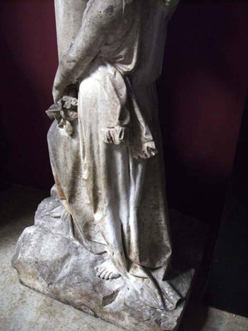 Garten-Skulptur aus geschnitztem Carrara-Marmor aus dem 18. Jahrhundert im Zustand „Gut“ im Angebot in Cypress, CA