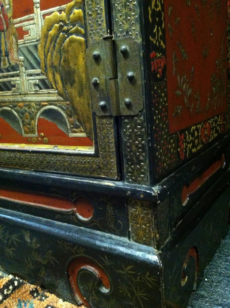 Chinese Black and Polychrome Lacquer Cabinet, Early 20th Century In Good Condition In Cypress, CA