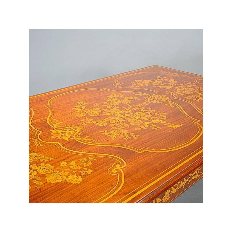 Dutch Marquetry Style Dining Table with Floral Motif In Good Condition In Cypress, CA