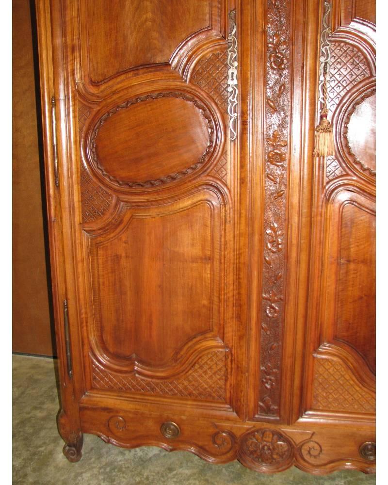 French Louis XV Carved Walnut Armoire, 18th Century In Good Condition In Cypress, CA