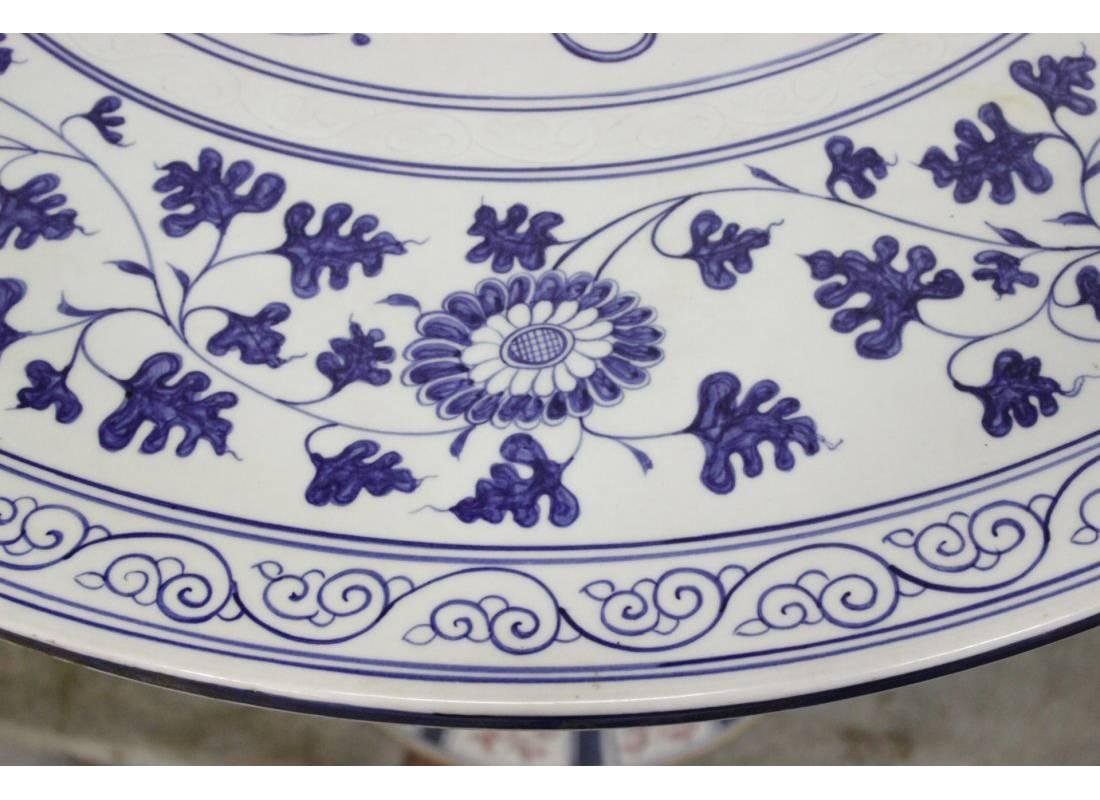 Chinese Blue and White Porcelain Round Table 1