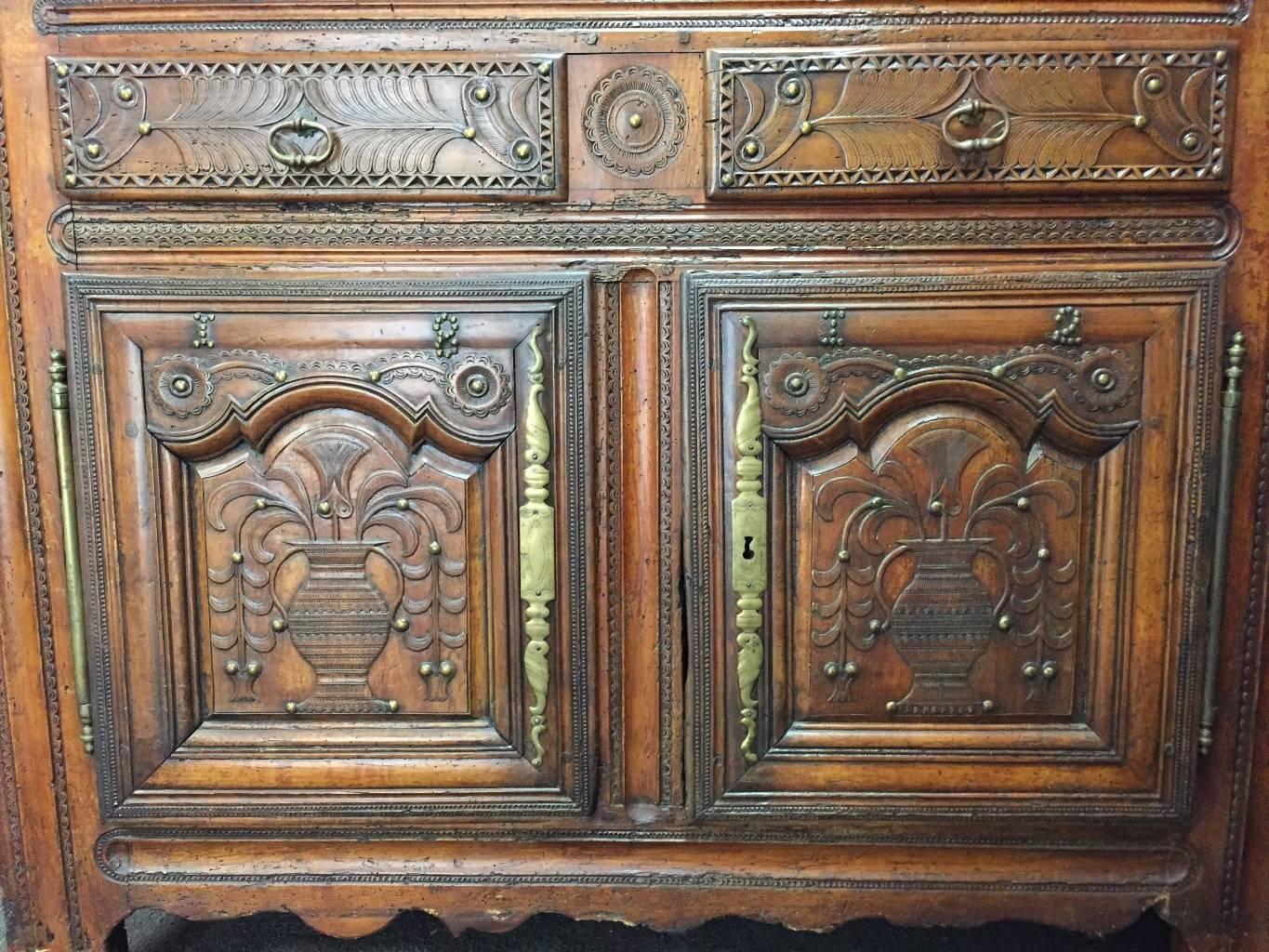 French Provincial Carved Walnut Vaisselier, 18th Century In Good Condition In Cypress, CA