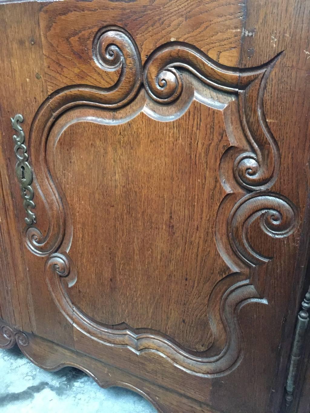 18th Century French Louis XV Oak Buffet In Good Condition In Cypress, CA