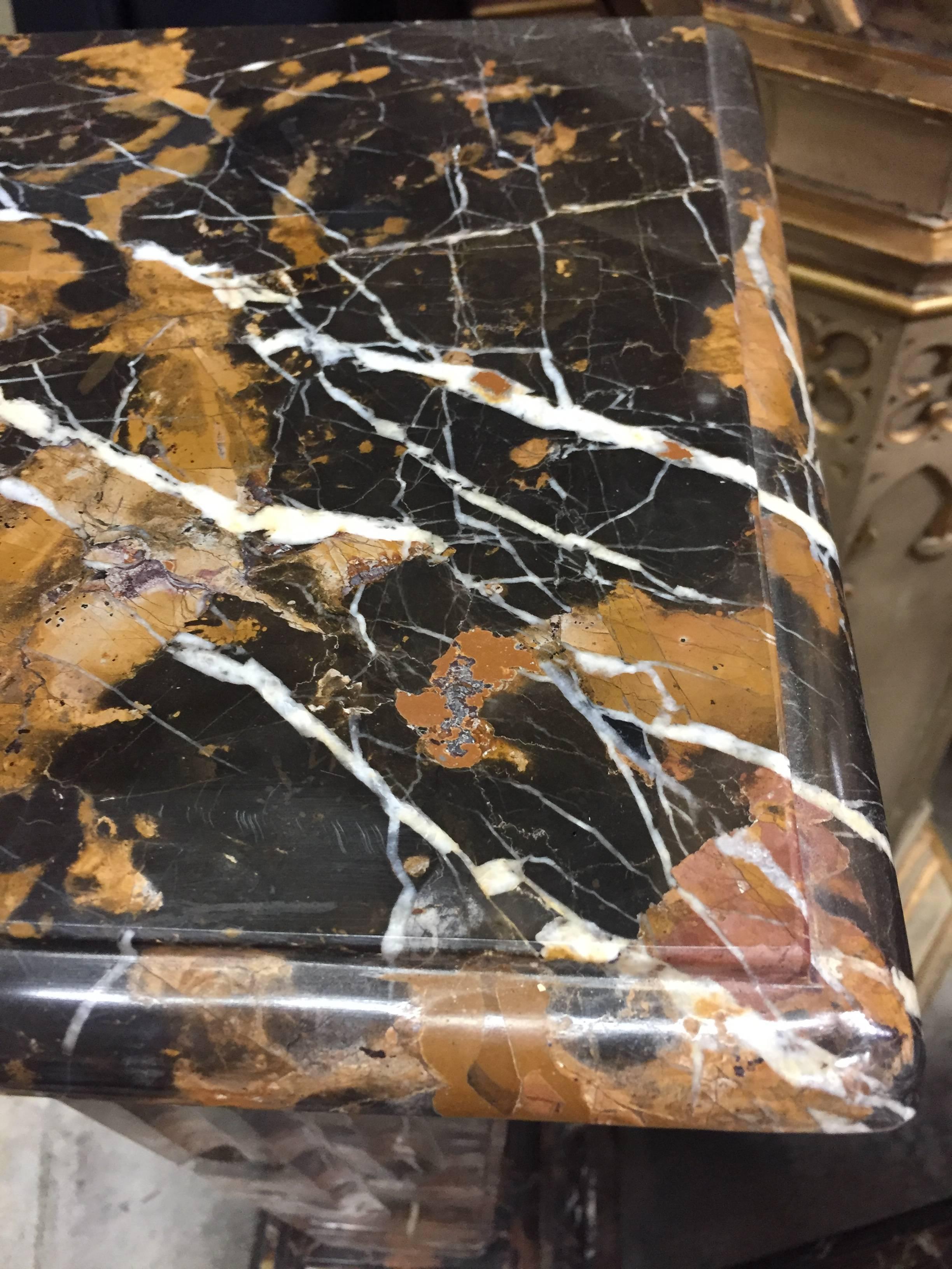 Pair of Neoclassical Style Fluted Marble Pedestals In Good Condition In Cypress, CA