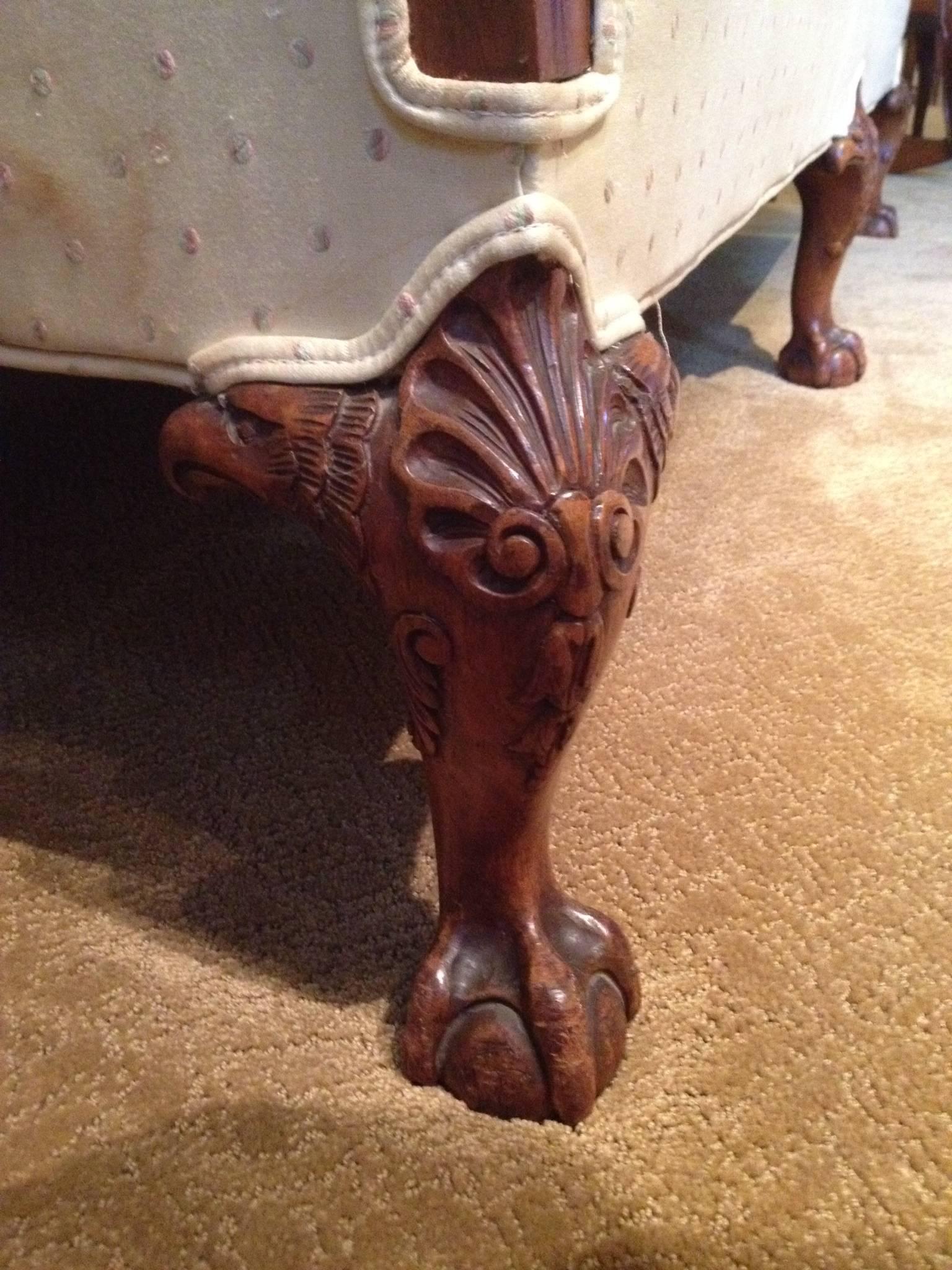 American Chippendale Style Carved Walnut Settee In Good Condition In Cypress, CA