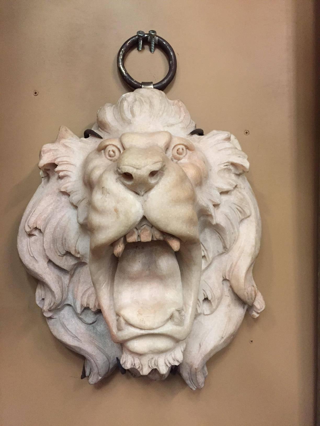 Pair of Italian Carved Marble Lion Heads In Good Condition In Cypress, CA