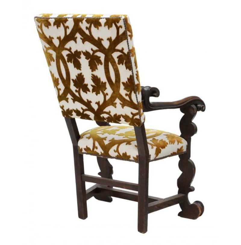Hand-Carved Italian Baroque Style Carved Walnut Armchair, 19th Century For Sale