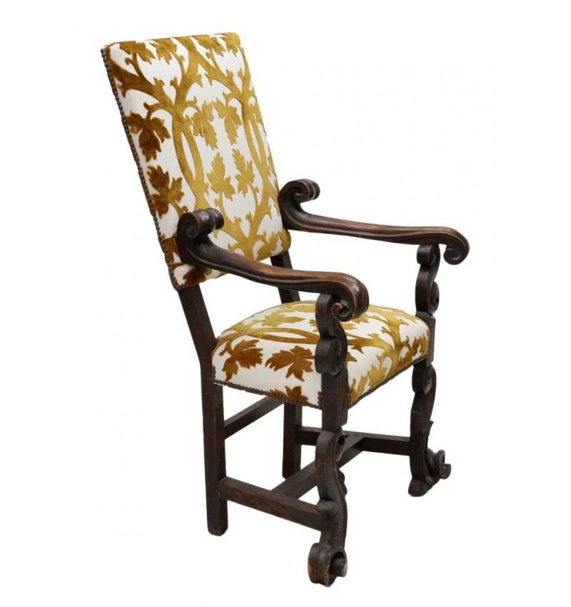 Baroque Fauteuil de style baroque italien en noyer sculpté, XIXe siècle en vente