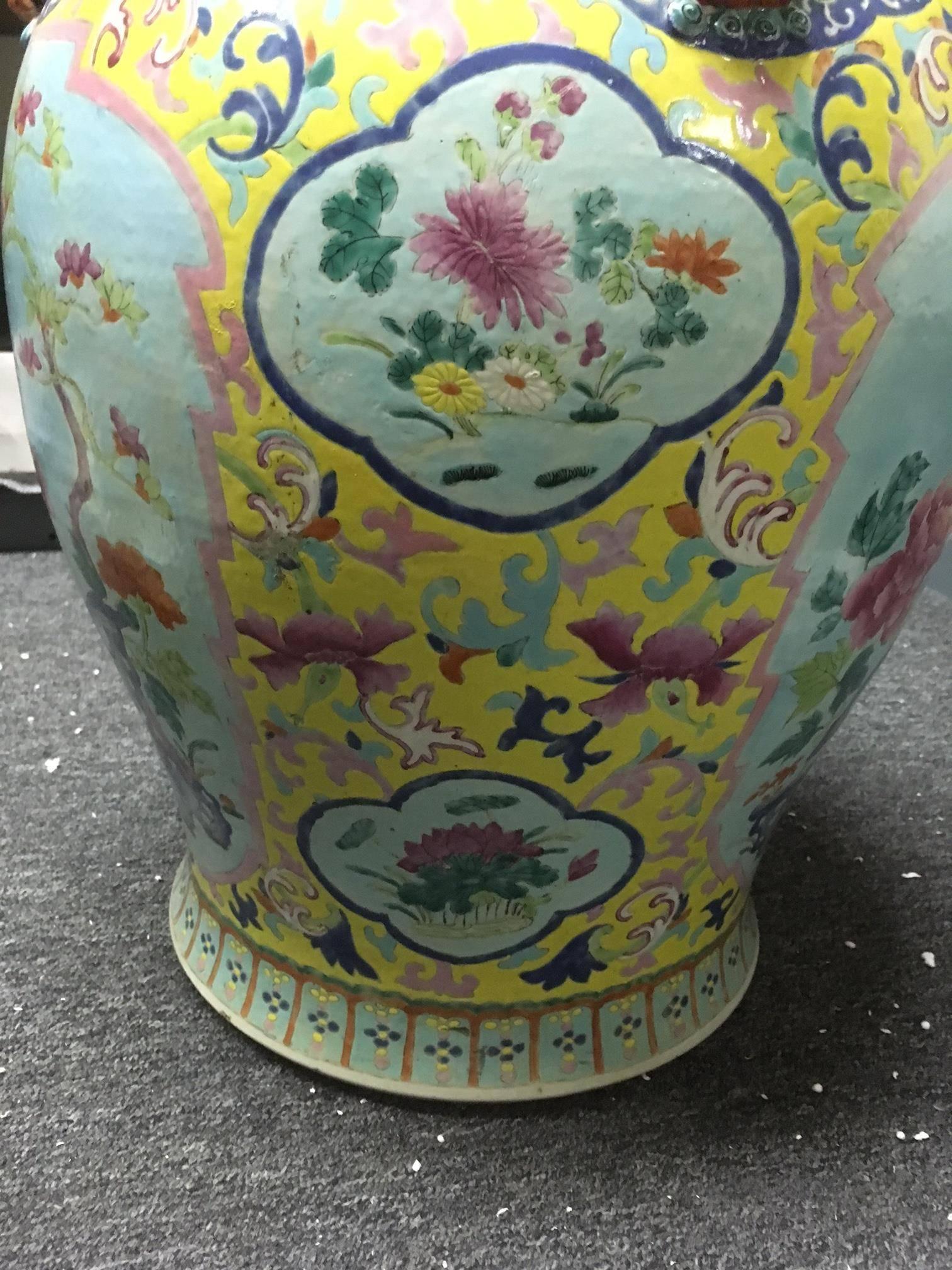 Early 20th Century Chinese Hand-Painted Porcelain Ginger Jar, circa 1900