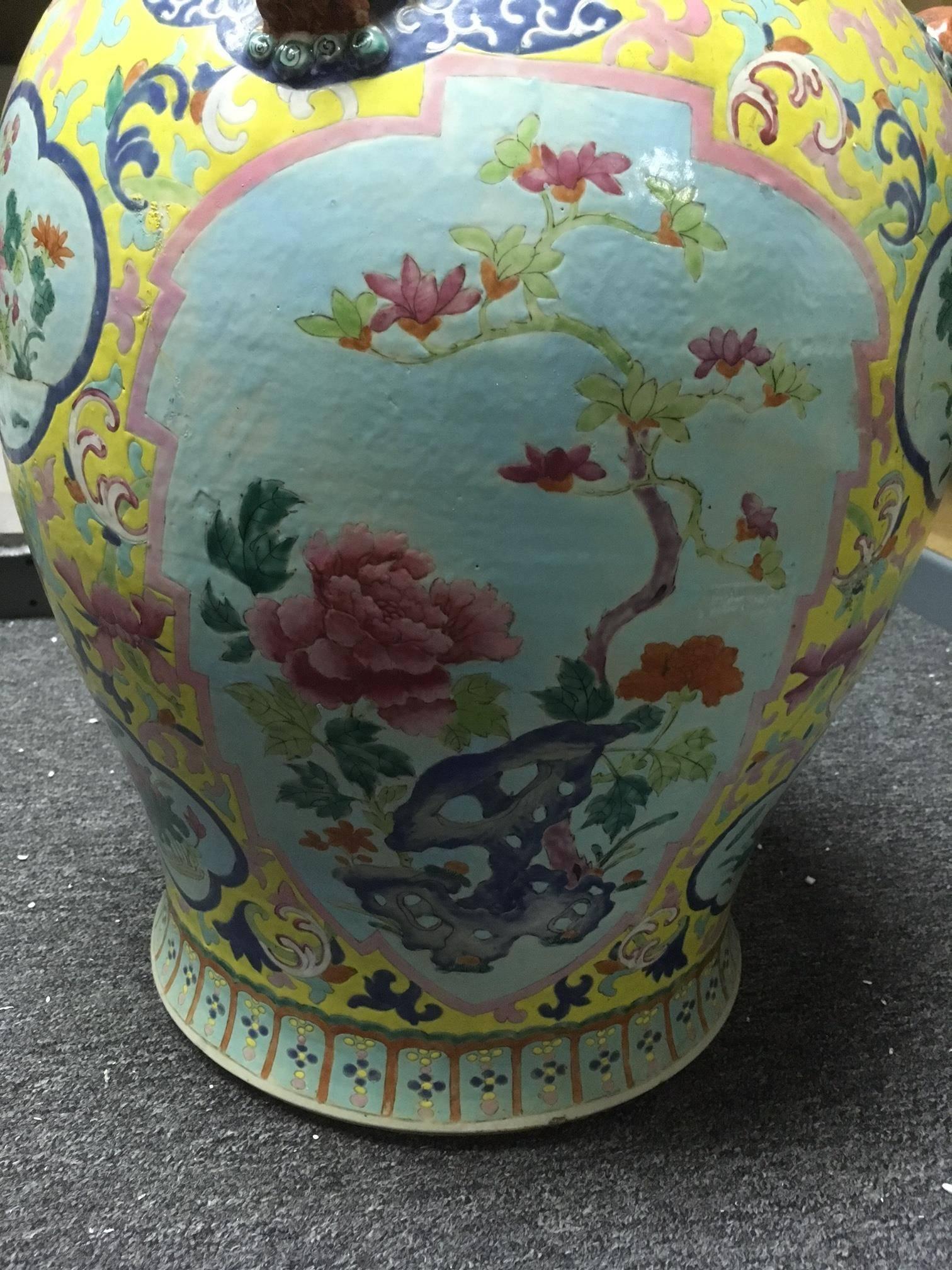 Chinese Hand-Painted Porcelain Ginger Jar, circa 1900 1