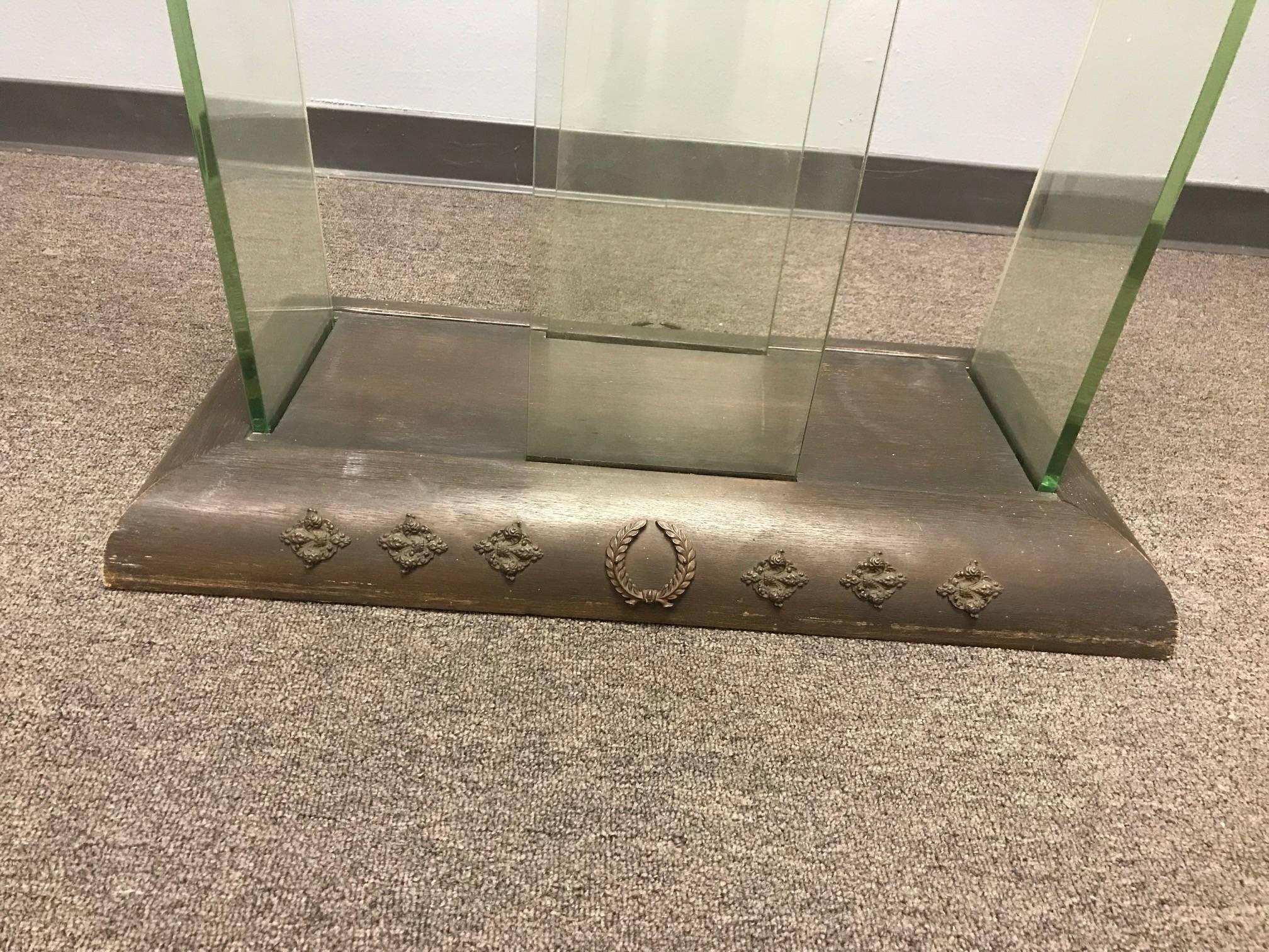 Table centrale contemporaine en verre et bois en vente 1