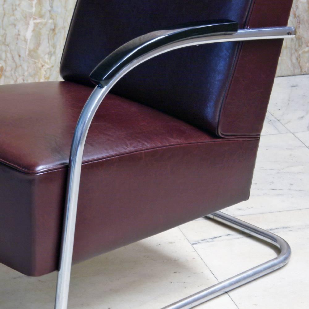 Lacquered Tubular Steel Cantilever Armchair in Art Déco- Streamline Style, circa 1930 For Sale